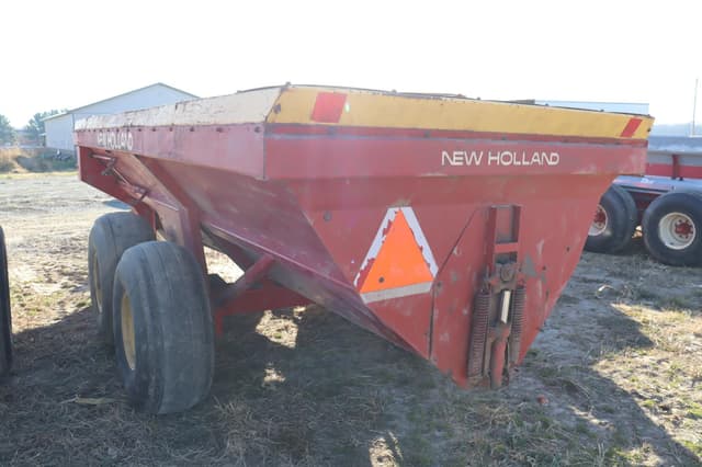Image of New Holland 308 equipment image 2