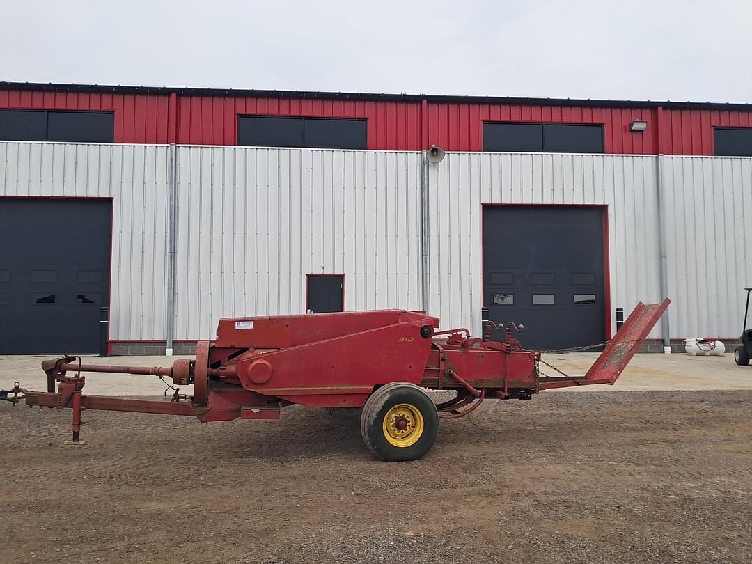 Image of New Holland 310 Primary image