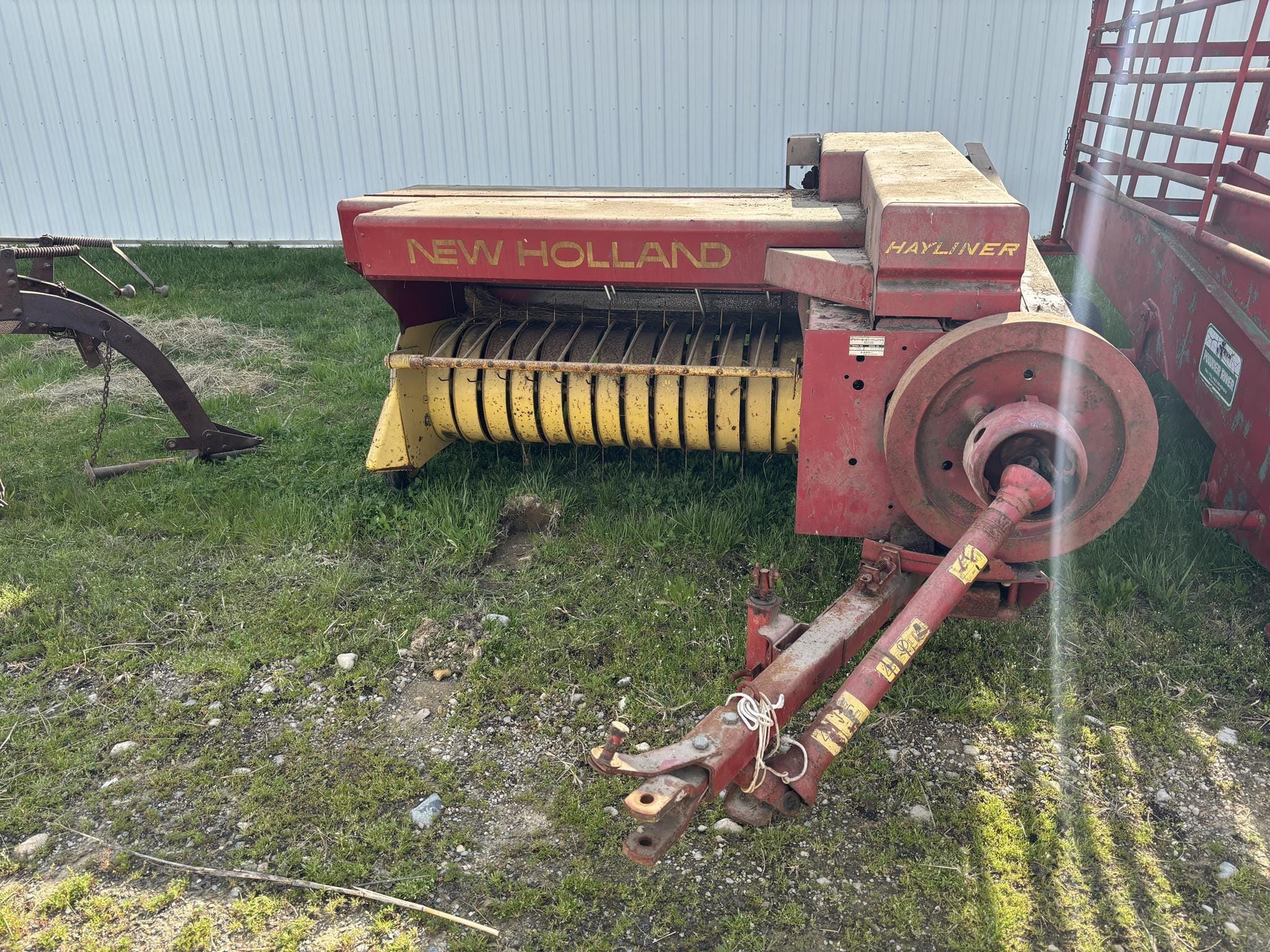 New Holland 310 Equipment Image0