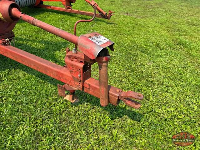 Image of New Holland 310 equipment image 3