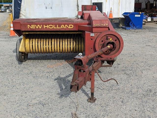 Image of New Holland 310 equipment image 3