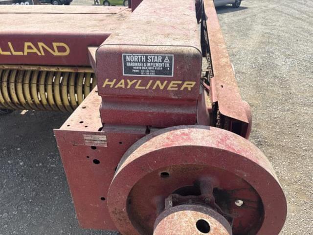 Image of New Holland Hayliner 310 equipment image 4