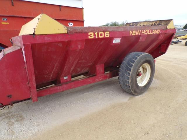 Image of New Holland 3106 equipment image 3