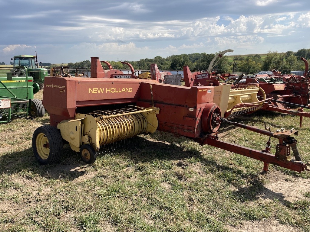 Main image New Holland 311