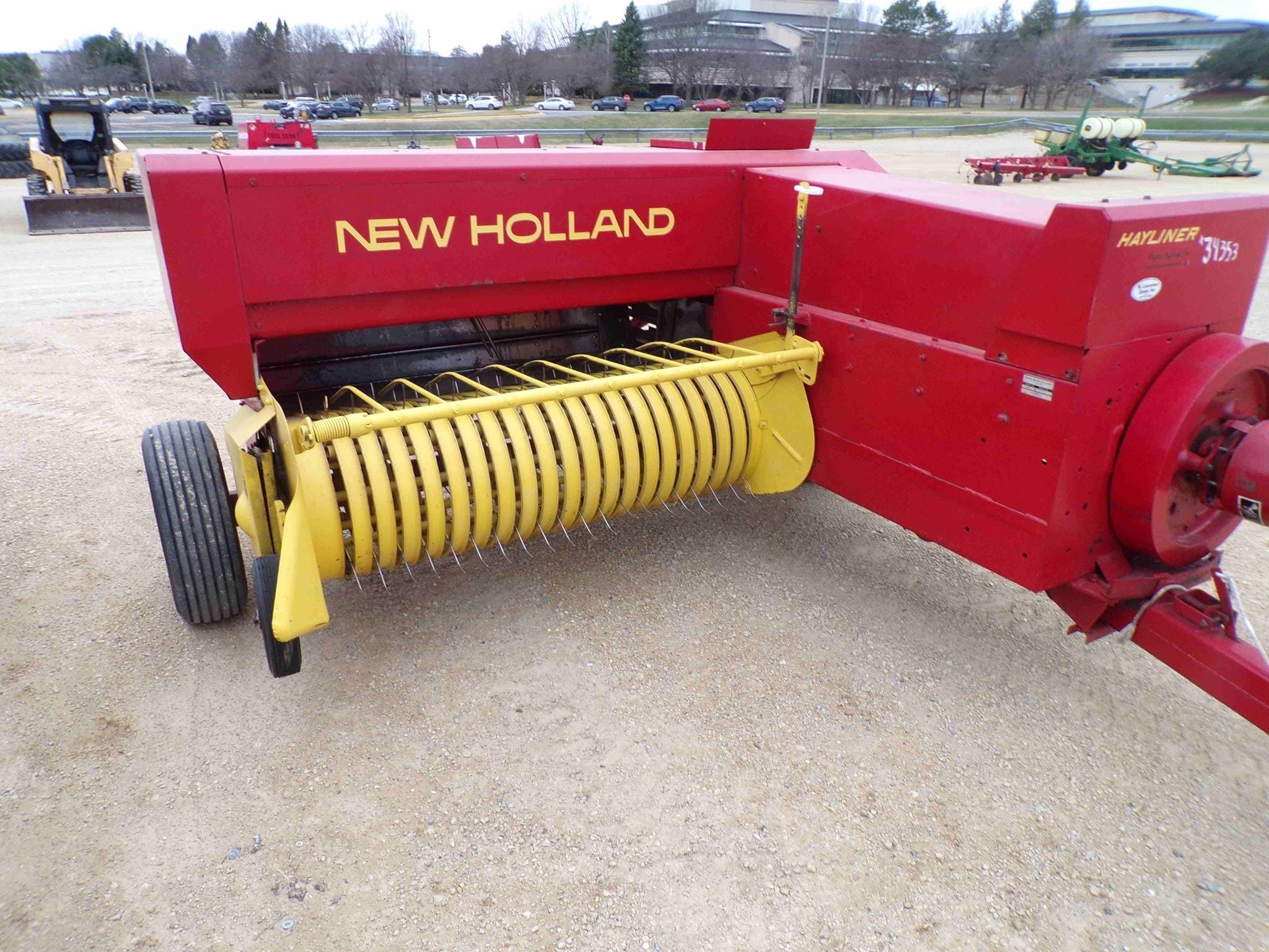 New Holland 311 Equipment Image0