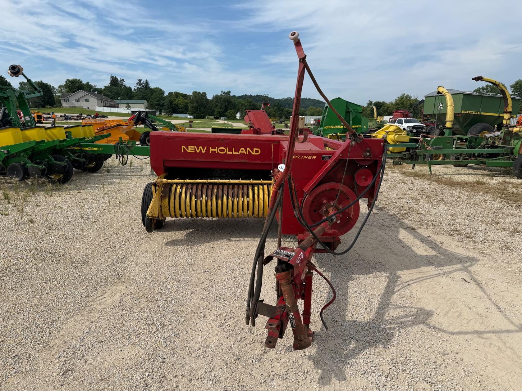 New Holland 311 Equipment Image0