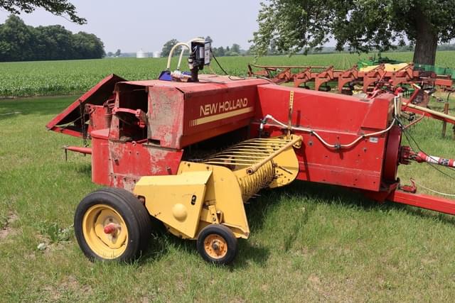 Image of New Holland 311 equipment image 1