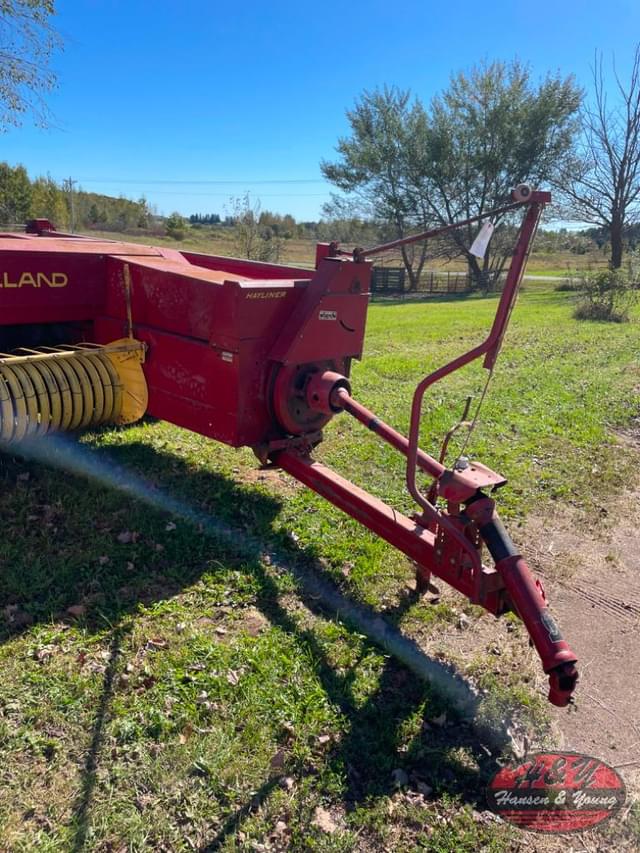 Image of New Holland 311 equipment image 4