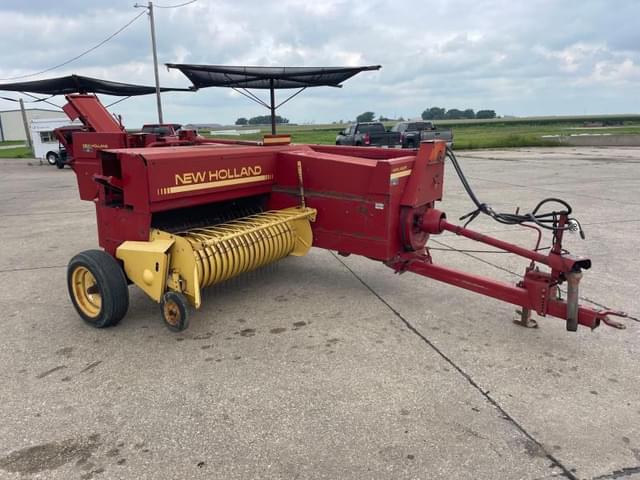 Image of New Holland 311 equipment image 1