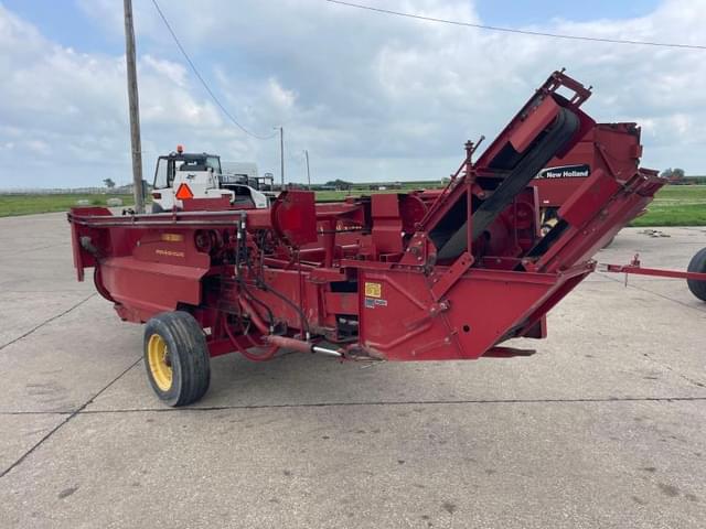 Image of New Holland 311 equipment image 3