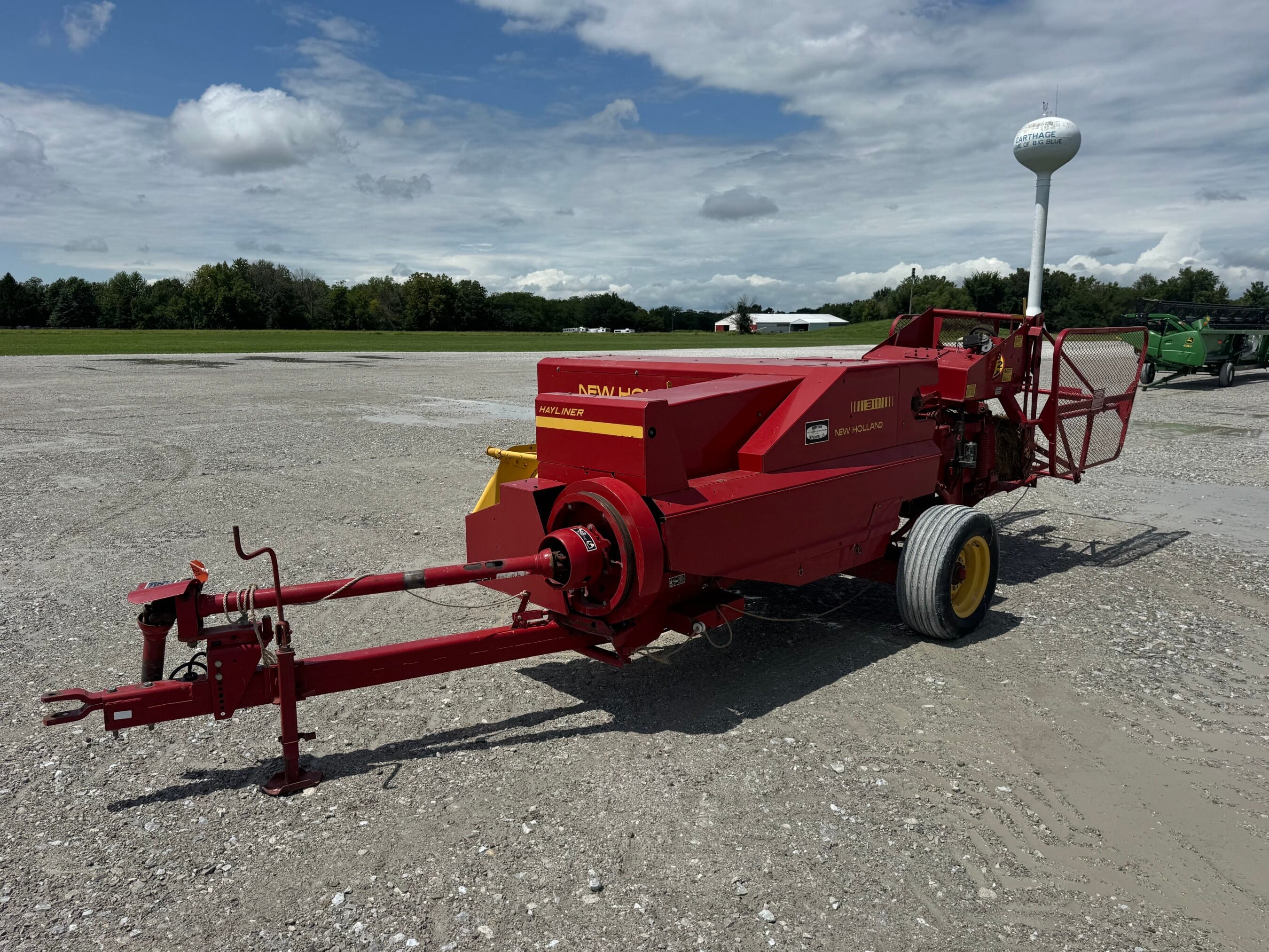 New Holland 311 Equipment Image0