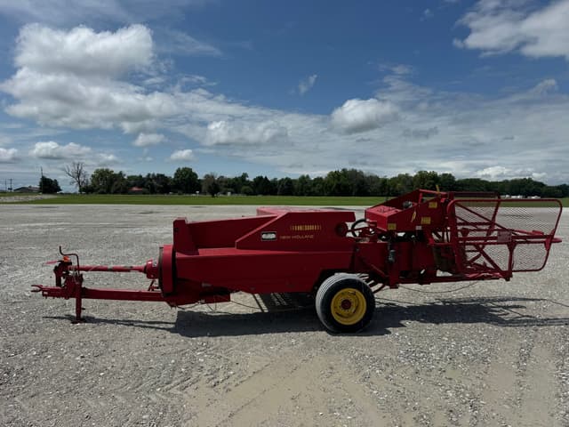 Image of New Holland 311 equipment image 2