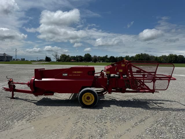 Image of New Holland 311 equipment image 3