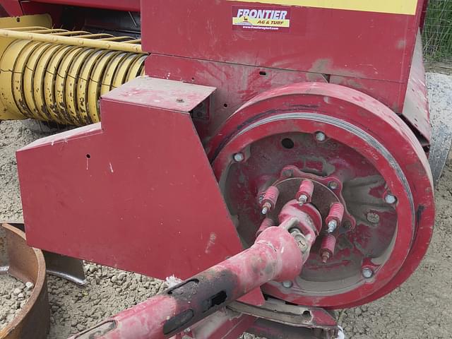 Image of New Holland 311 equipment image 2
