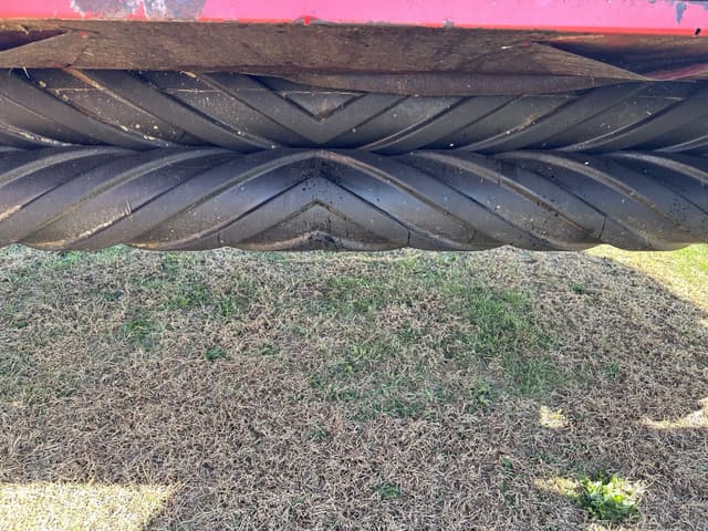 Image of New Holland 313 equipment image 4