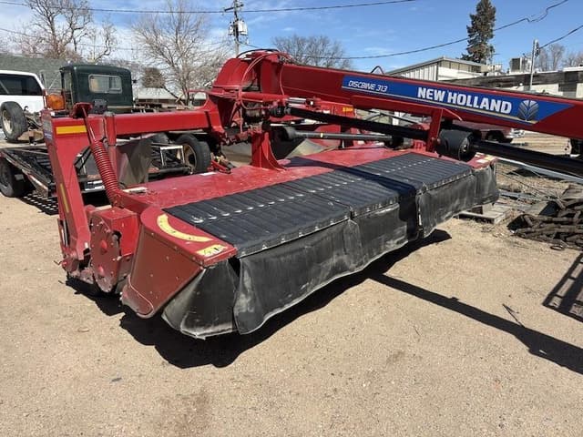 Image of New Holland 313 equipment image 1