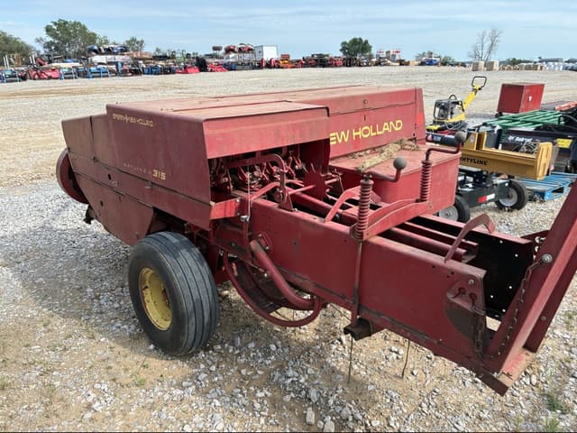 Image of New Holland 315 equipment image 3
