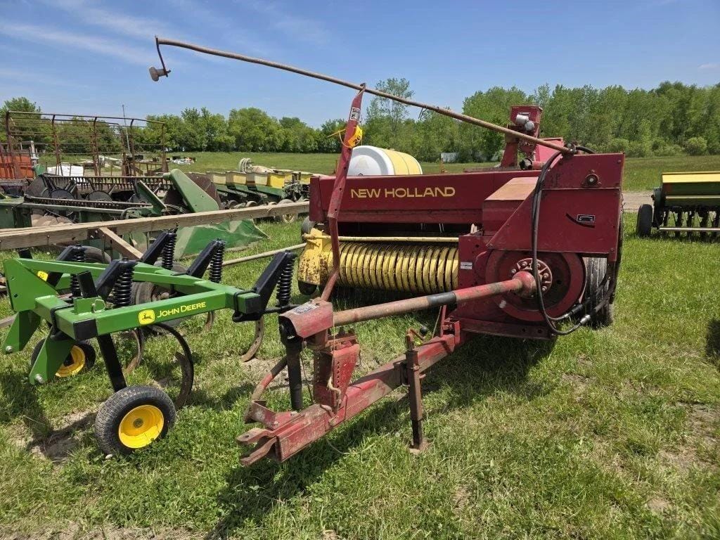New Holland 315 Equipment Image0