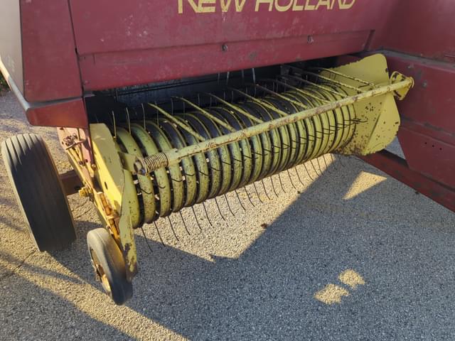 Image of New Holland Hayliner 315 equipment image 1