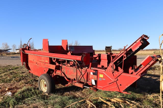 Image of New Holland 315 equipment image 3