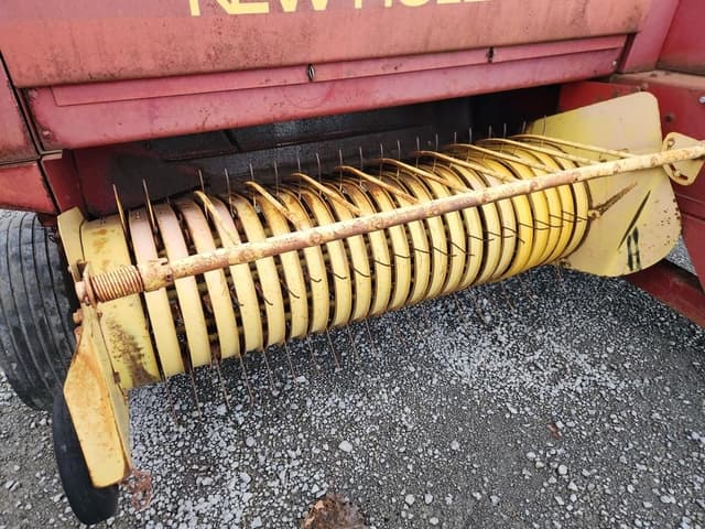 Image of New Holland 315 equipment image 3