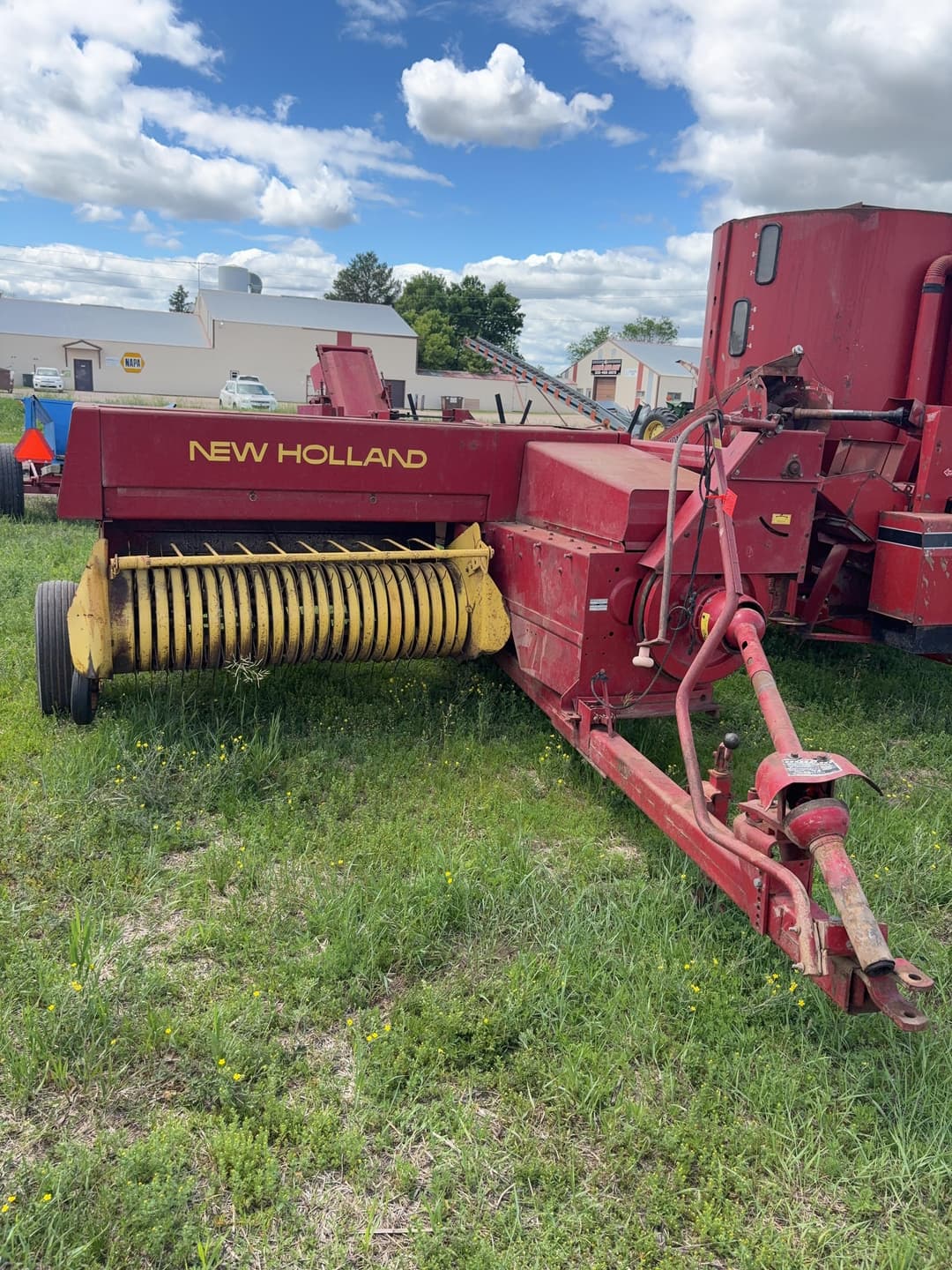 Image of New Holland 315 Primary image