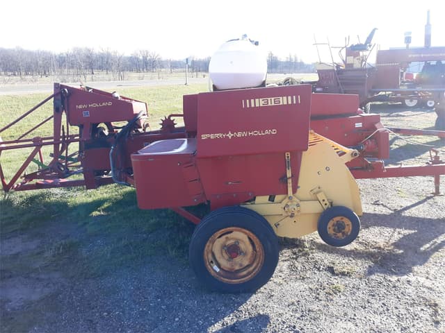 Image of New Holland 316 equipment image 2