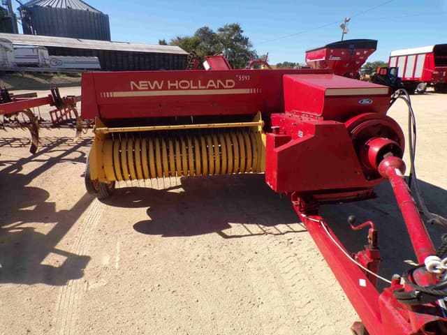 Image of New Holland 316 equipment image 2