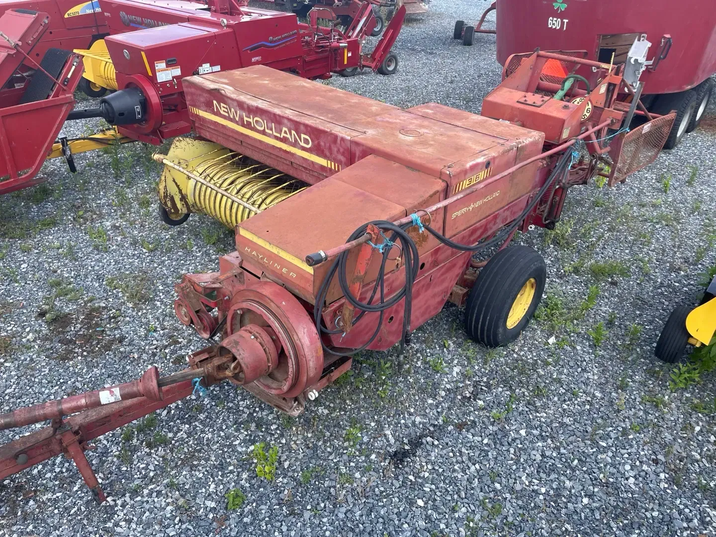 New Holland 316 Equipment Image0