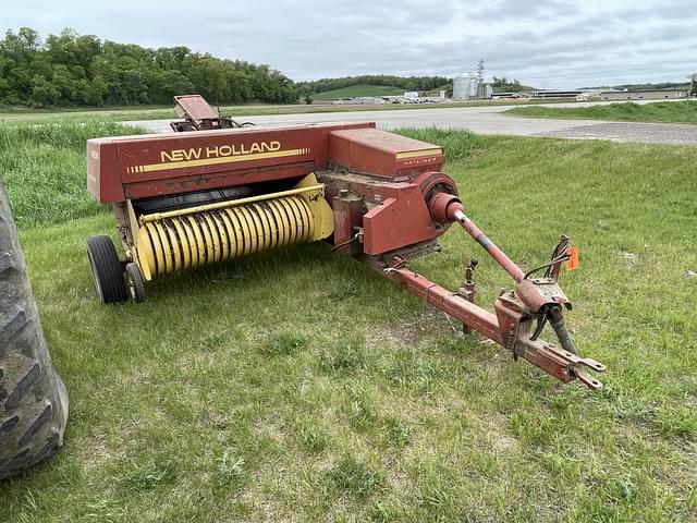 Image of New Holland 316 equipment image 2