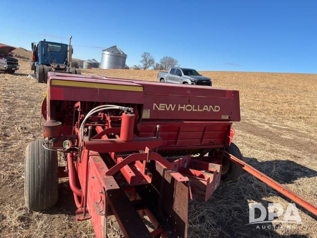Image of New Holland 316 equipment image 4