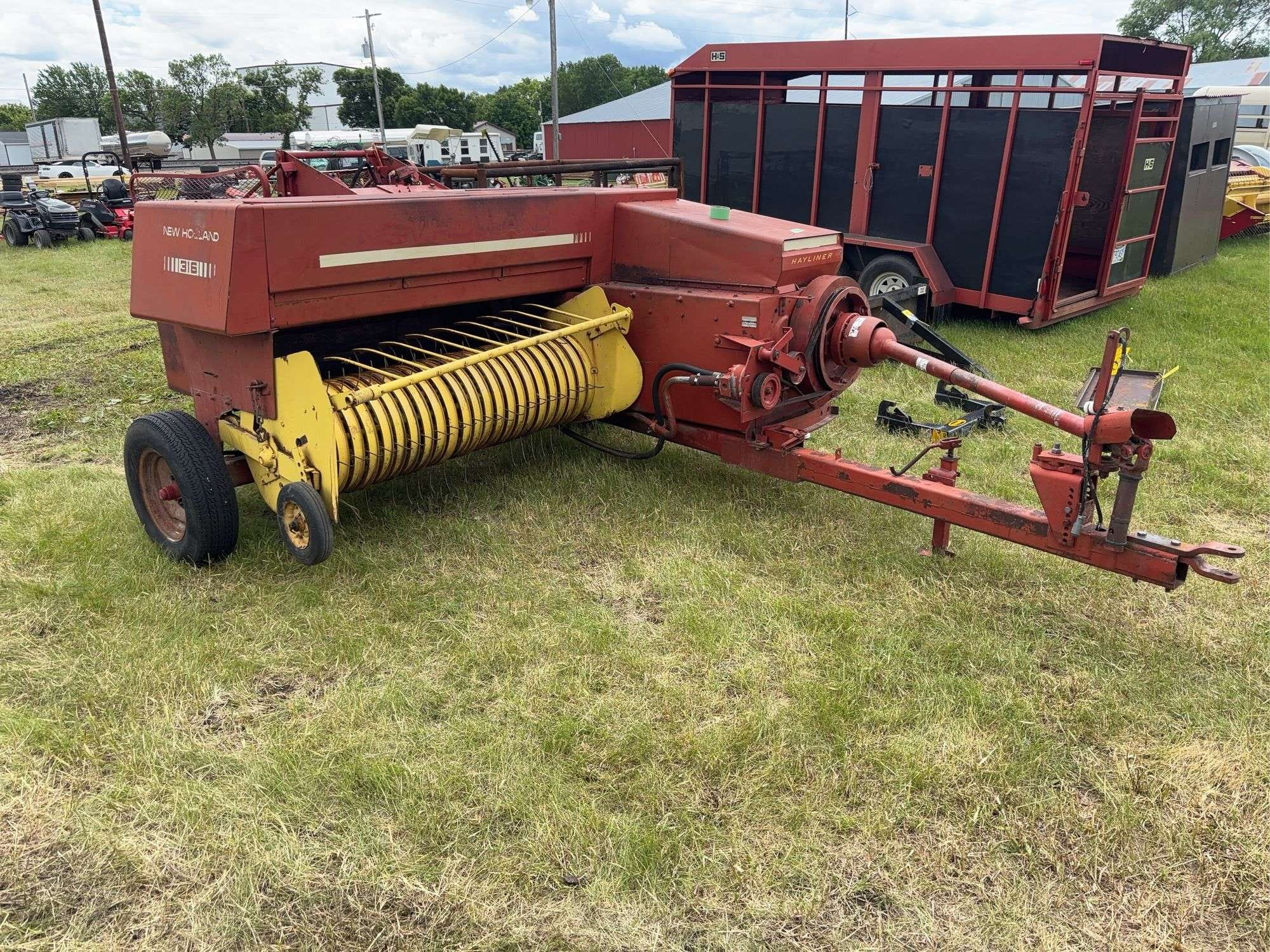 New Holland 316 Equipment Image0