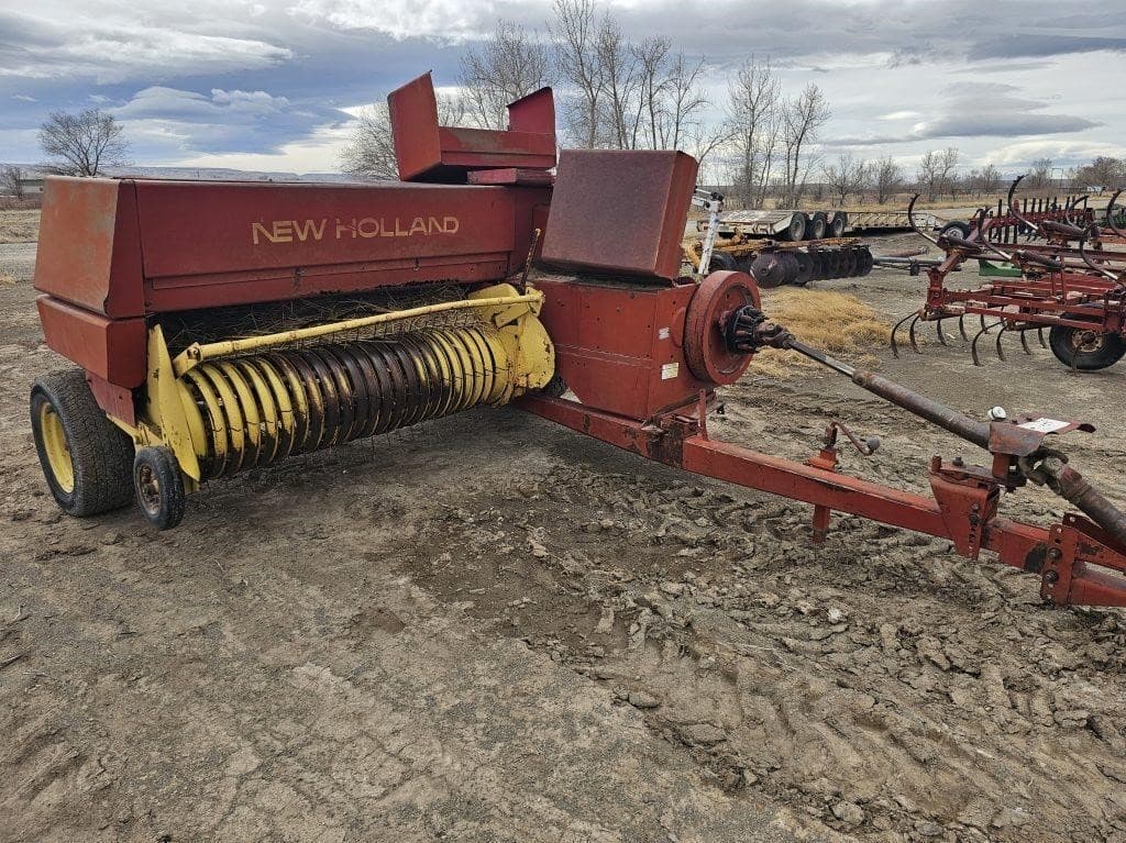 Image of New Holland 320 Primary image