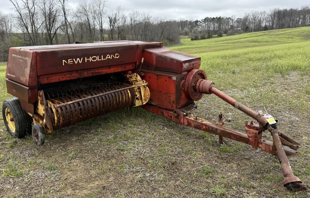 Image of New Holland 320 equipment image 1