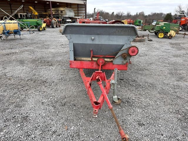 Image of New Holland 325 equipment image 2