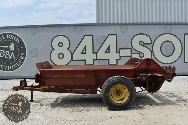 Image of New Holland 327T equipment image 1