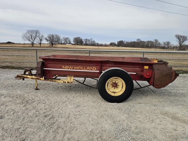 Image of New Holland 328 equipment image 1