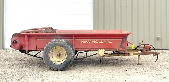 Image of New Holland 328 equipment image 2