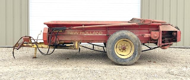 Image of New Holland 328 equipment image 3