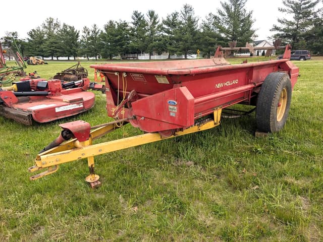 Image of New Holland 329 equipment image 3