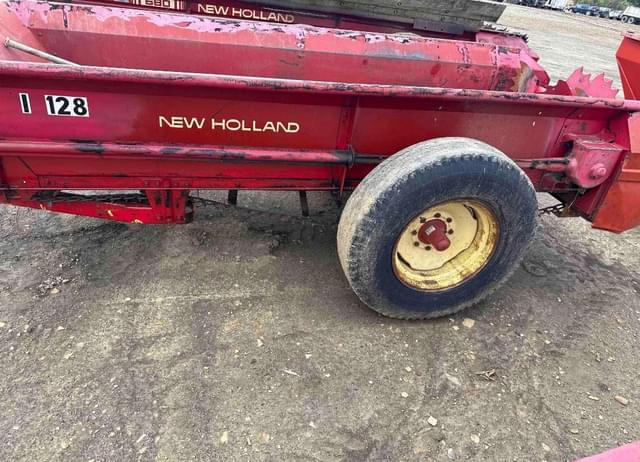 Image of New Holland 329 equipment image 3