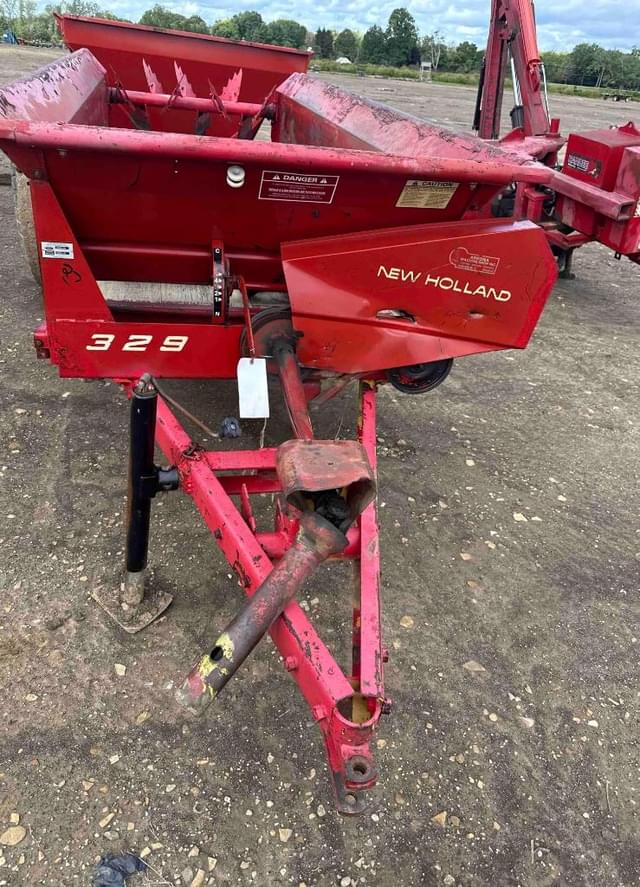 Image of New Holland 329 equipment image 1