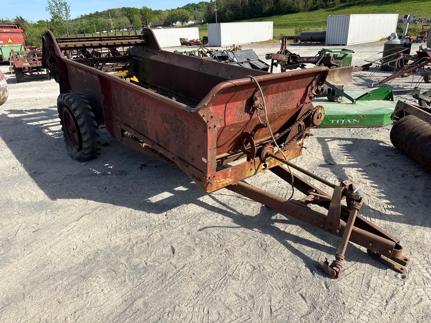 New Holland 331 Equipment Image0