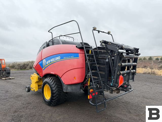 Image of New Holland Big Baler 340 equipment image 2