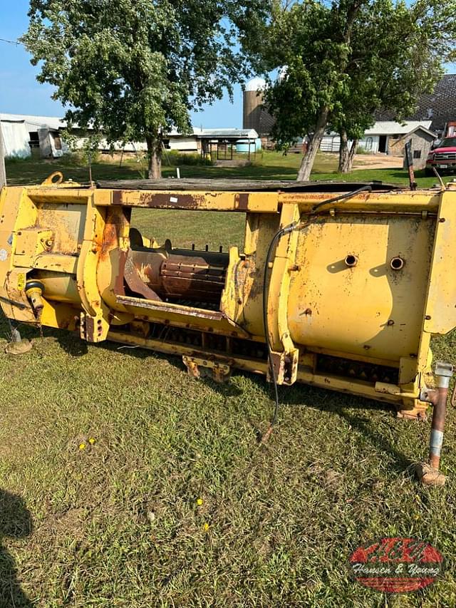 Image of New Holland 340 equipment image 1