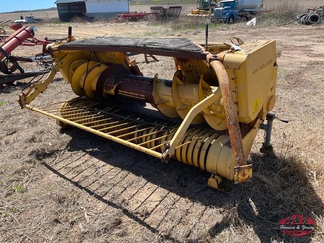Image of New Holland 340 equipment image 3