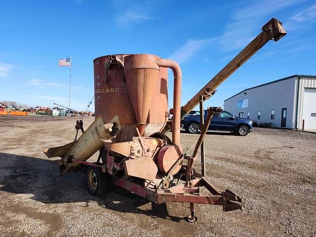 Image of New Holland 350 equipment image 1