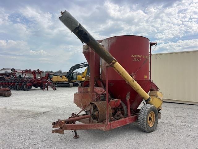 New Holland 351 Equipment Image0