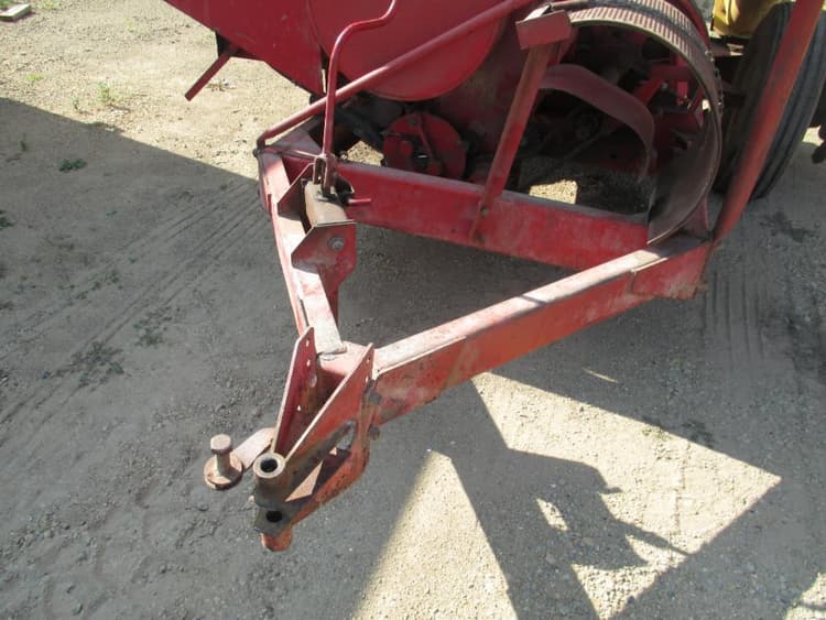 New Holland 351 Hay and Forage Grinders/Mixers for Sale Tractor Zoom