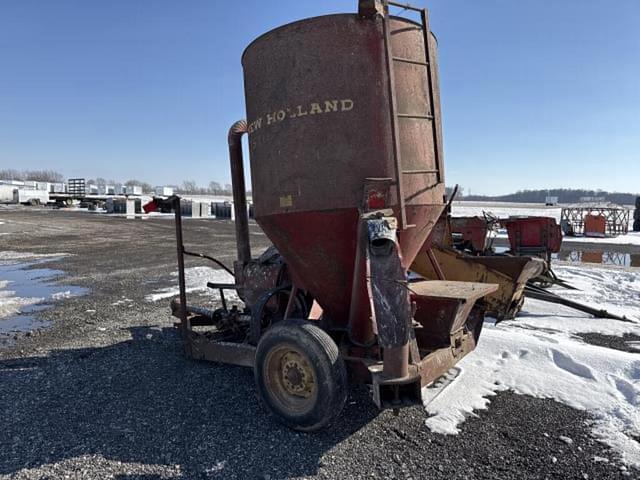 Image of New Holland 351 equipment image 1